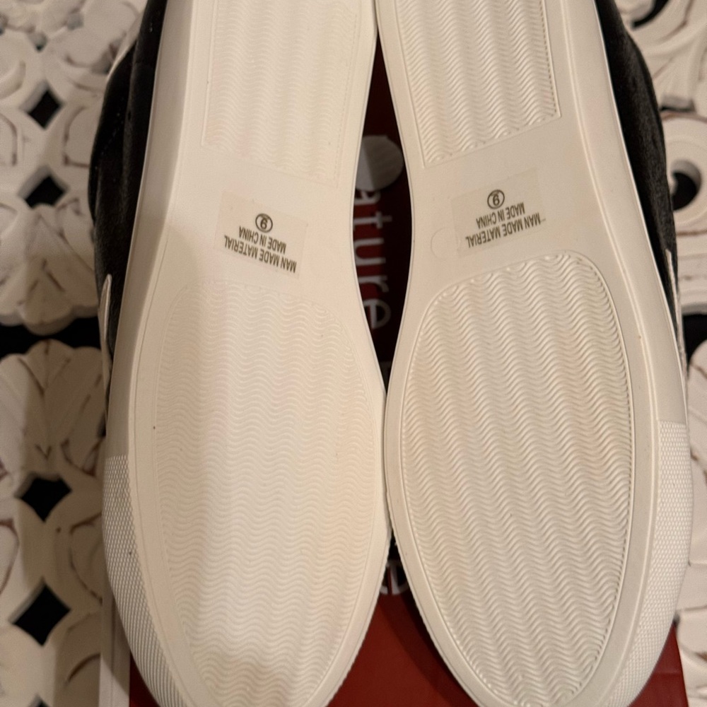 Nature Breeze Black and White Retro Star Sneakers size 9 NWB - Picture 4 of 9